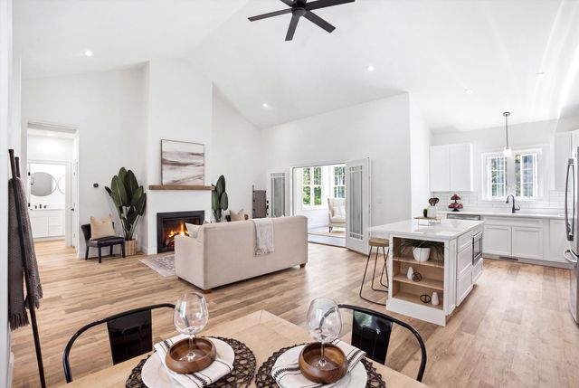 14 Prescott Heights Road, Hooksett, NH 03106