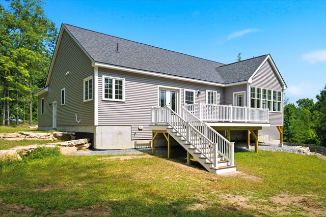 14 Prescott Heights Road, Hooksett, NH 03106