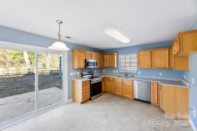 1102 Catawba Run Road, Lowell, NC 28098