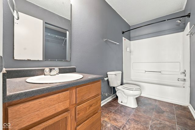 8605 Bluff Point Way, Camby, IN 46113