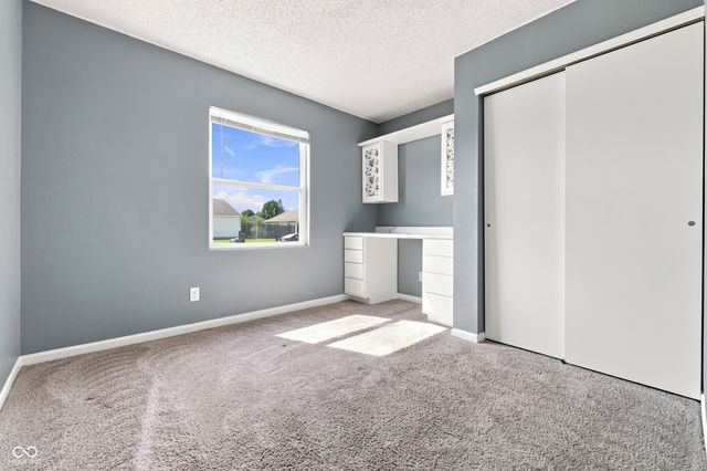 8605 Bluff Point Way, Camby, IN 46113
