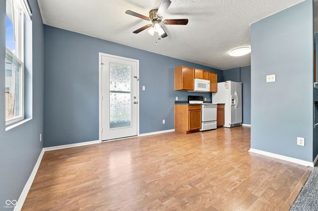8605 Bluff Point Way, Camby, IN 46113