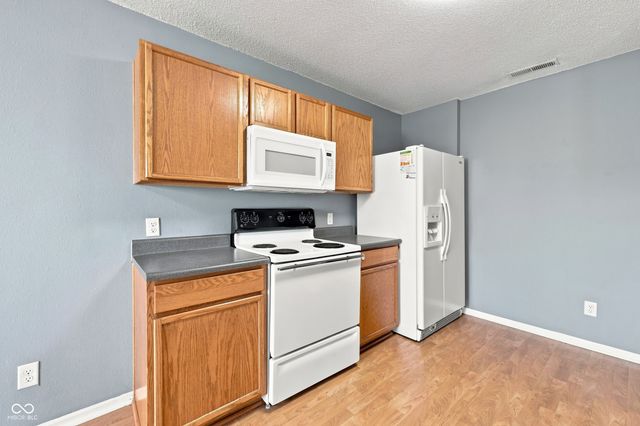 8605 Bluff Point Way, Camby, IN 46113