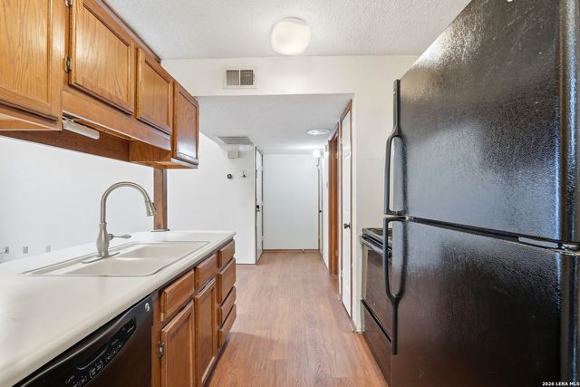 8633 Datapoint Dr Apt 270, San Antonio, TX 78229