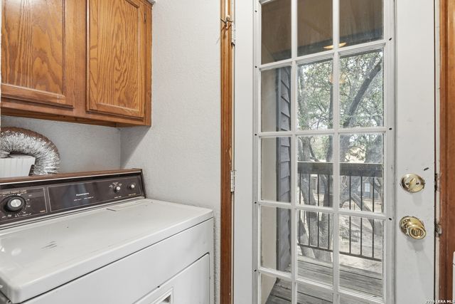 8633 Datapoint Dr Apt 270, San Antonio, TX 78229