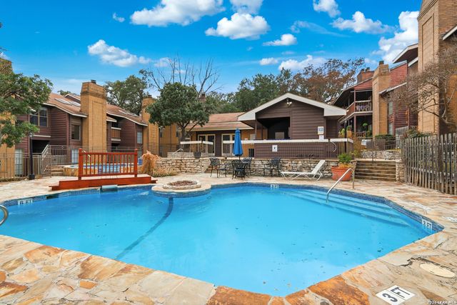 8633 Datapoint Dr Apt 270, San Antonio, TX 78229