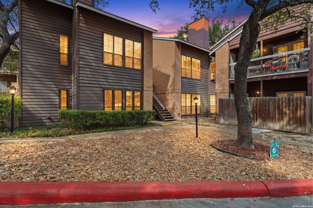 8633 Datapoint Dr Apt 270, San Antonio, TX 78229