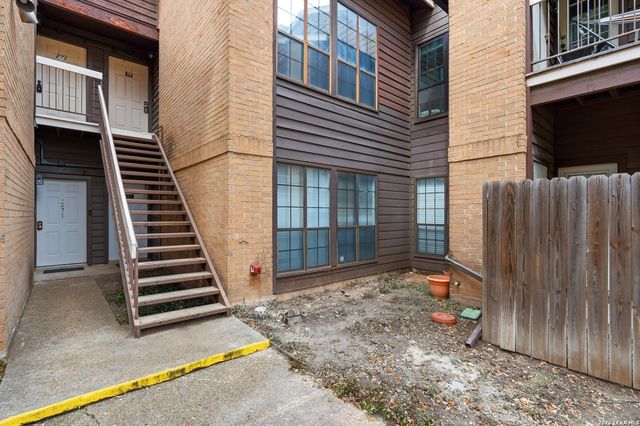 8633 Datapoint Dr Apt 270, San Antonio, TX 78229