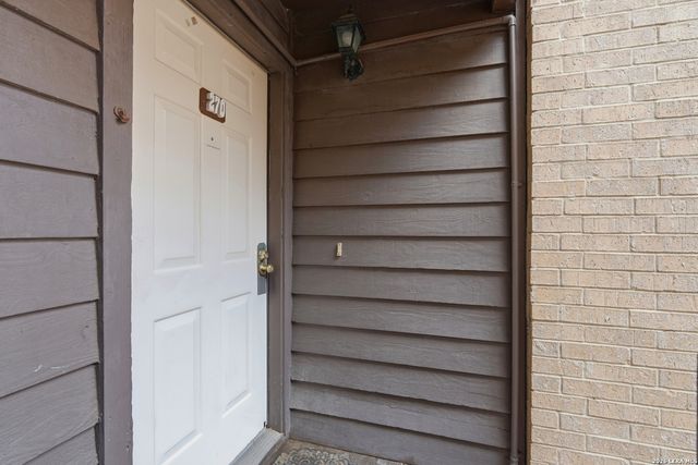 8633 Datapoint Dr Apt 270, San Antonio, TX 78229