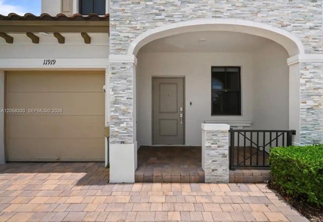 11919 SW 247th Terrace, Homestead, FL 33032