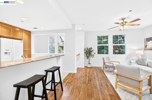 153 Gillette Pl 100, Livermore, CA 94550