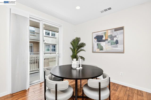 153 Gillette Pl 100, Livermore, CA 94550
