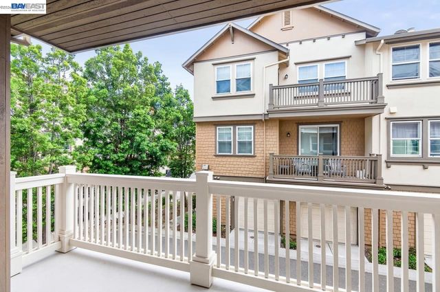 153 Gillette Pl 100, Livermore, CA 94550