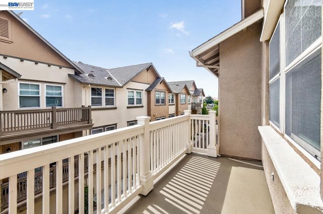 153 Gillette Pl 100, Livermore, CA 94550