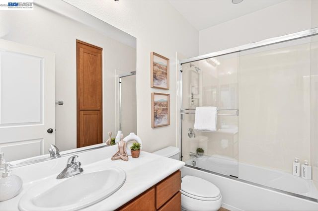153 Gillette Pl 100, Livermore, CA 94550