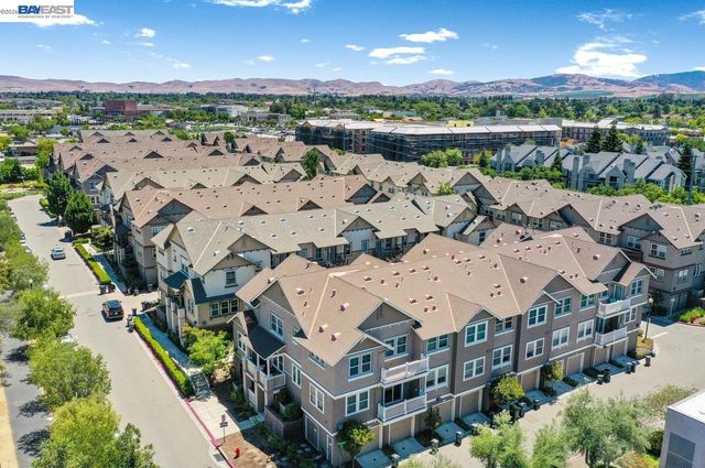 153 Gillette Pl 100, Livermore, CA 94550