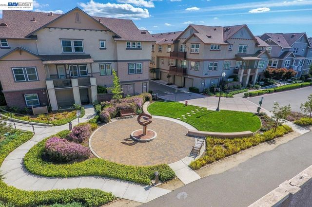 153 Gillette Pl 100, Livermore, CA 94550