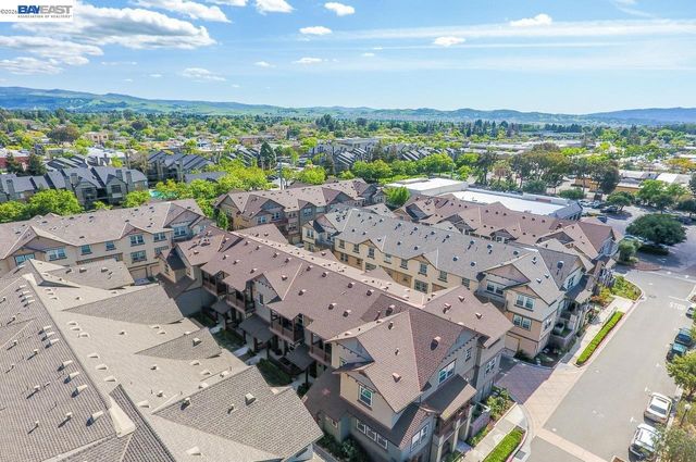 153 Gillette Pl 100, Livermore, CA 94550