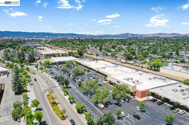 153 Gillette Pl 100, Livermore, CA 94550
