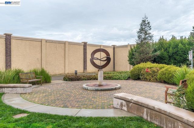 153 Gillette Pl 100, Livermore, CA 94550