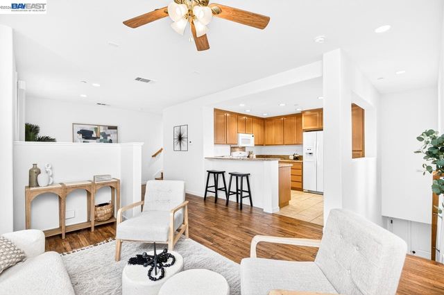 153 Gillette Pl 100, Livermore, CA 94550