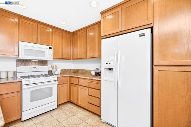 153 Gillette Pl 100, Livermore, CA 94550
