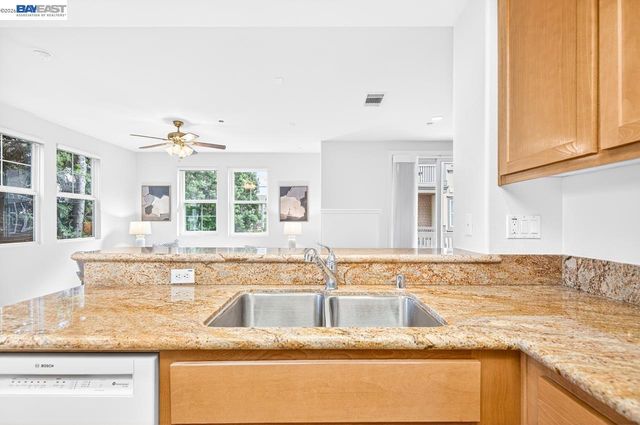 153 Gillette Pl 100, Livermore, CA 94550
