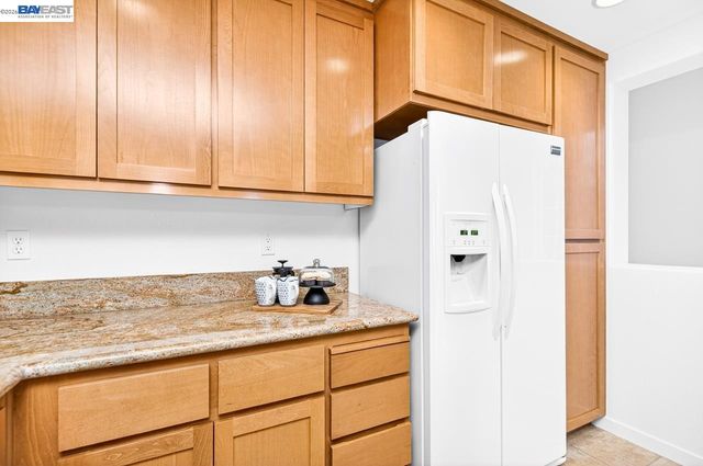 153 Gillette Pl 100, Livermore, CA 94550