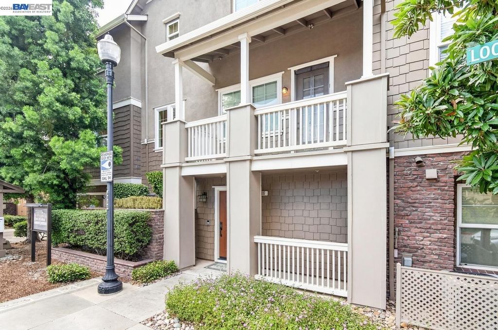 153 Gillette Pl 100, Livermore, CA 94550