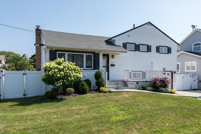 857 Virginia Avenue, North Bellmore, NY 11710