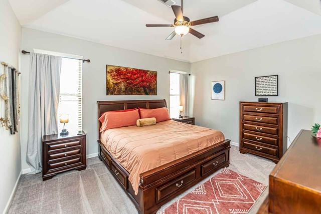 240 DOGWOOD SPRINGS DR, Oakland, TN 38060