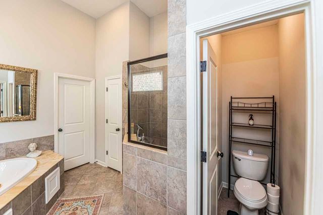 240 DOGWOOD SPRINGS DR, Oakland, TN 38060