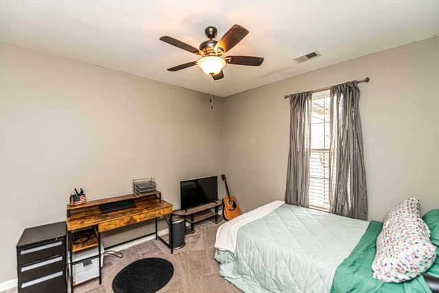 240 DOGWOOD SPRINGS DR, Oakland, TN 38060