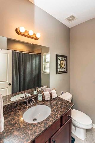 240 DOGWOOD SPRINGS DR, Oakland, TN 38060