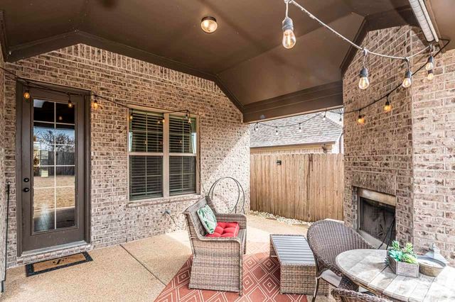 240 DOGWOOD SPRINGS DR, Oakland, TN 38060