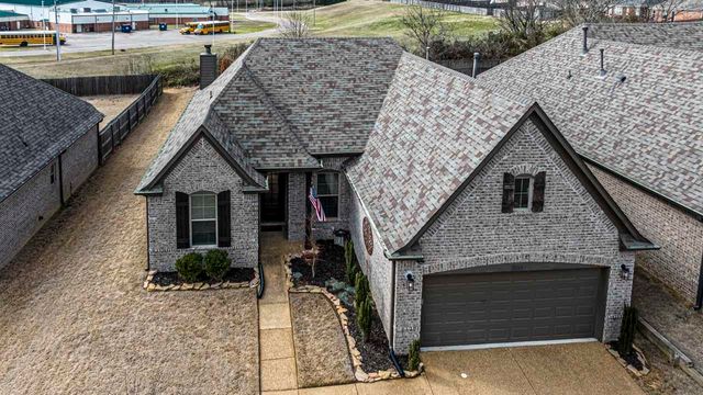 240 DOGWOOD SPRINGS DR, Oakland, TN 38060