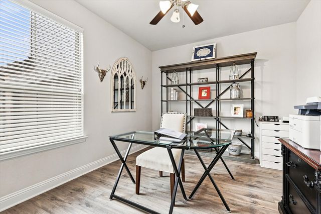 401 Llano Lane, Red Oak, TX 75154