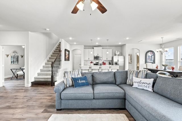 401 Llano Lane, Red Oak, TX 75154