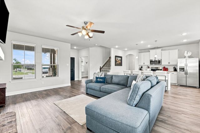 401 Llano Lane, Red Oak, TX 75154