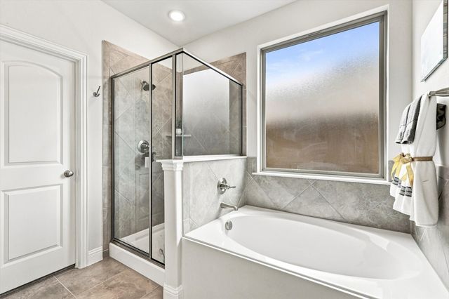 401 Llano Lane, Red Oak, TX 75154