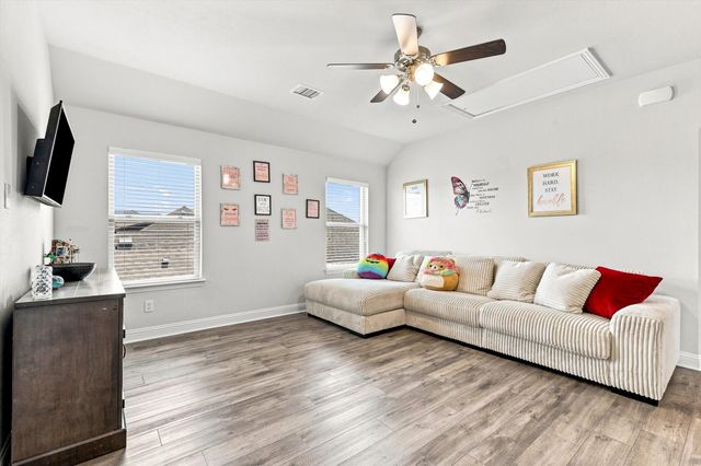 401 Llano Lane, Red Oak, TX 75154