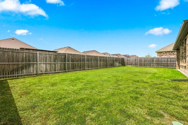 401 Llano Lane, Red Oak, TX 75154