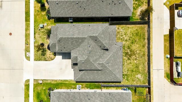 401 Llano Lane, Red Oak, TX 75154