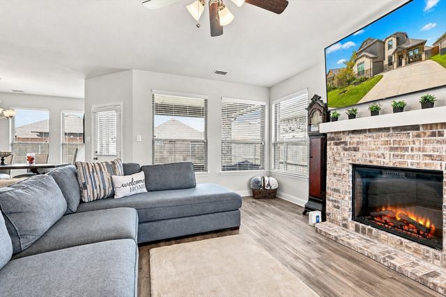 401 Llano Lane, Red Oak, TX 75154
