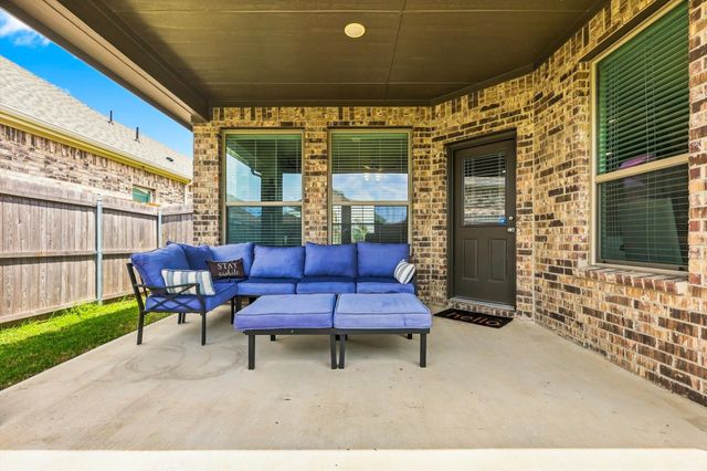 401 Llano Lane, Red Oak, TX 75154