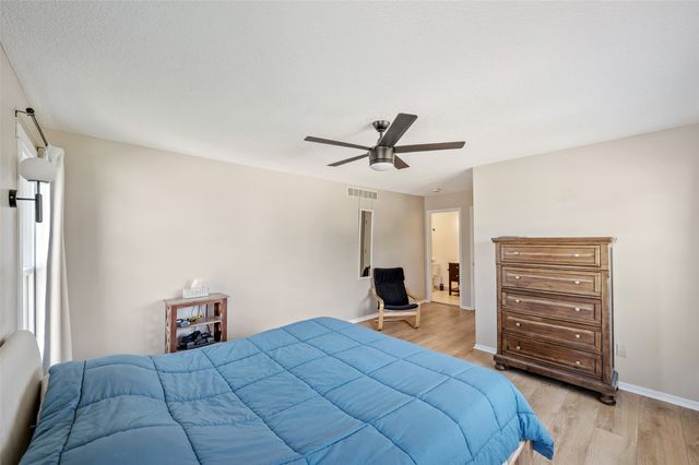 10220 Clark Street, Clive, IA 50325