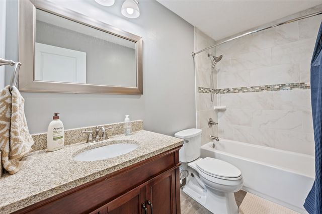 10220 Clark Street, Clive, IA 50325