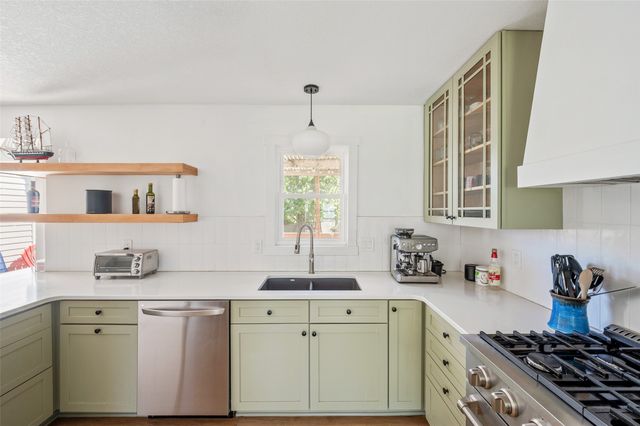 10220 Clark Street, Clive, IA 50325