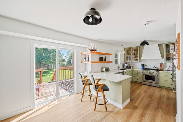 10220 Clark Street, Clive, IA 50325