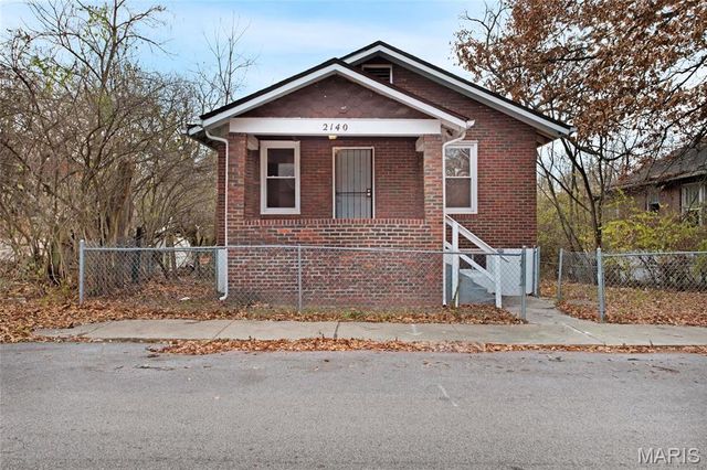 2140 Crescent Avenue, St Louis, MO 63121